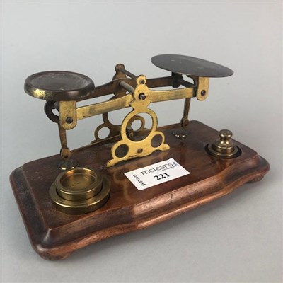 Lot 221 - A SET OF POSTAL SCALES AND WEIGHTS