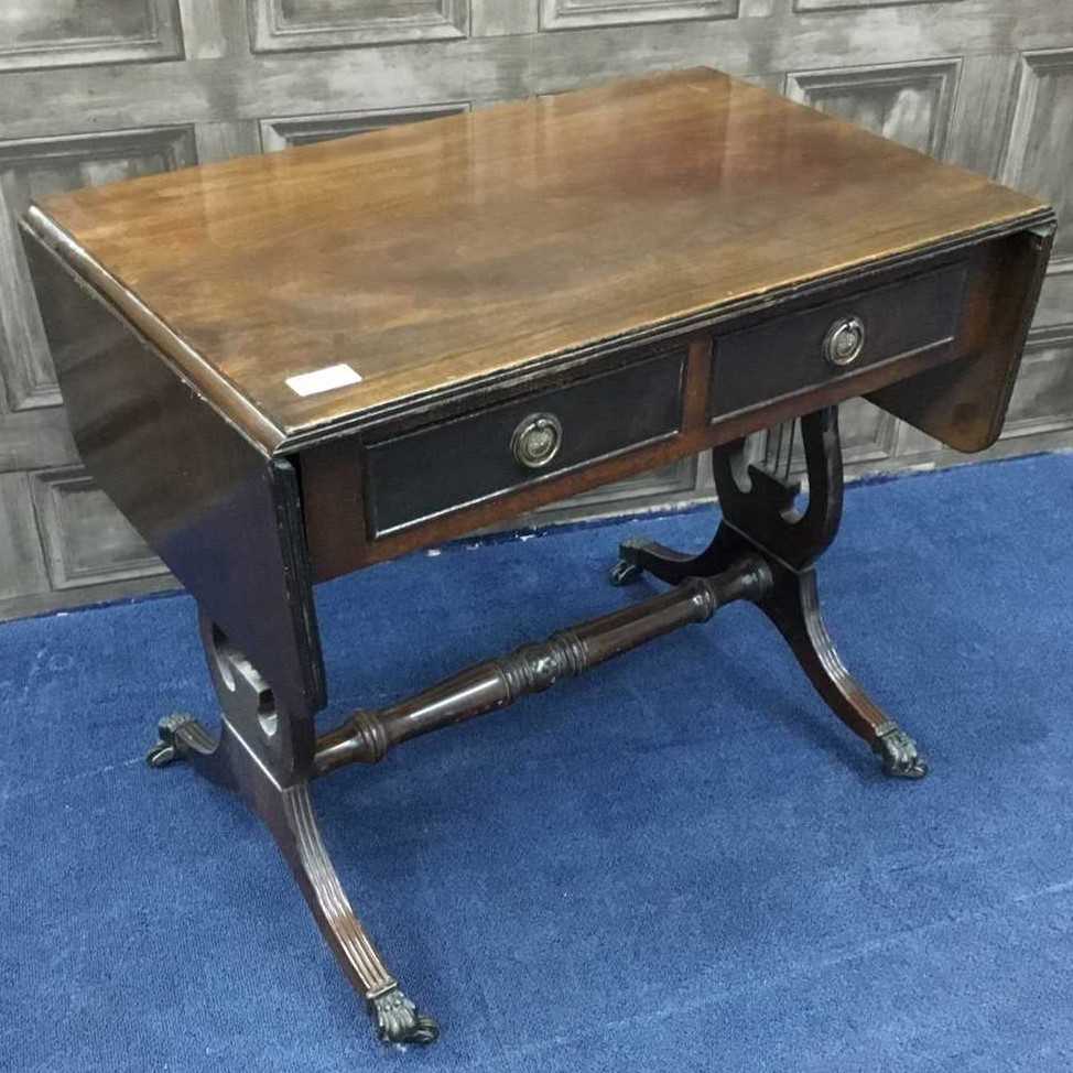 Lot 206 - A MAHOGANY REPRODUCTION DROP LEAF OCCASIONAL TABLE