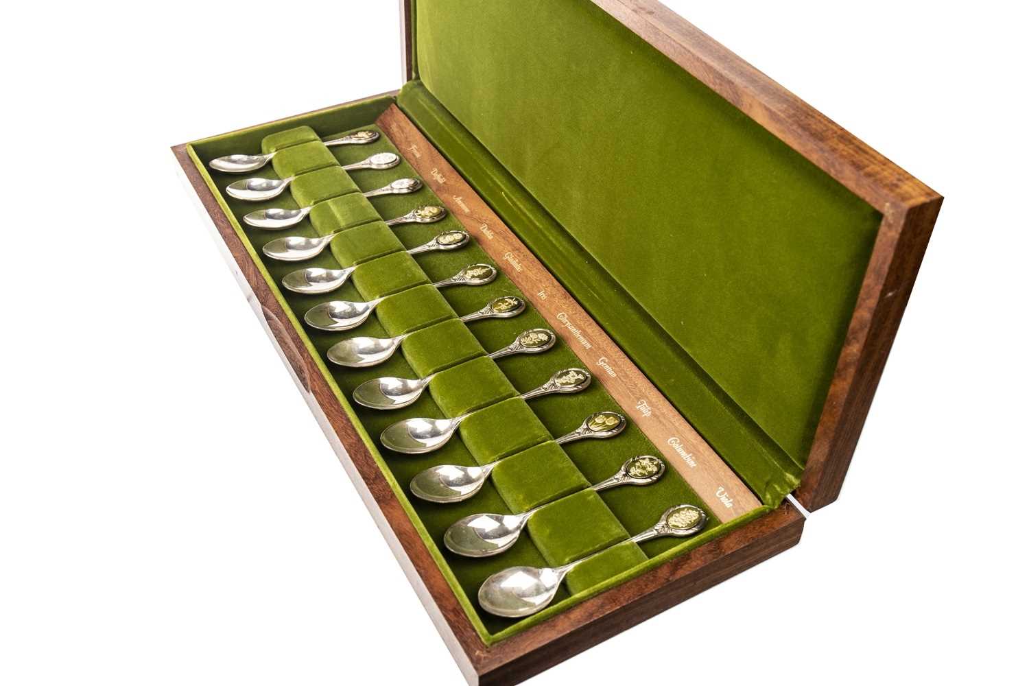 Lot 837 - A SET OF TWELVE ROYAL HORTICULTURAL SOCIETY SILVER SPOONS