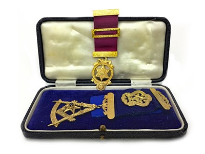 Lot 832 - A NINE CARAT GOLD MASONIC JEWEL AND ONE OTHER