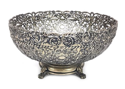 Lot 845 - A CONTINENTAL SILVER BOWL