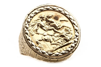 Lot 600 - A GOLD SOVEREIGN RING