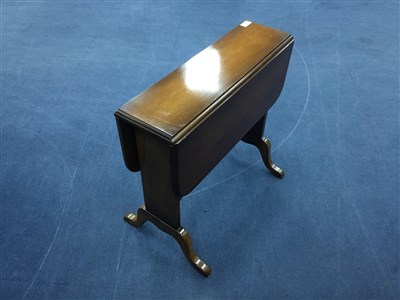 Lot 274 - A MAHOGANY DROP LEAF TABLE AND A NEST OF THREE TABLES