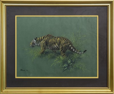 Lot 538 - TIGER, THE ORIGINAL PASTEL BY STEPHEN PEARSON