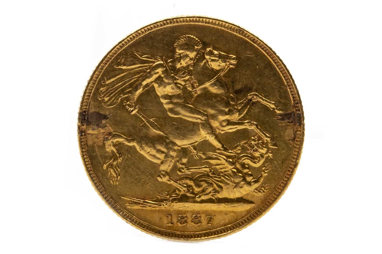 Lot 612 - A GOLD SOVEREIGN, 1887