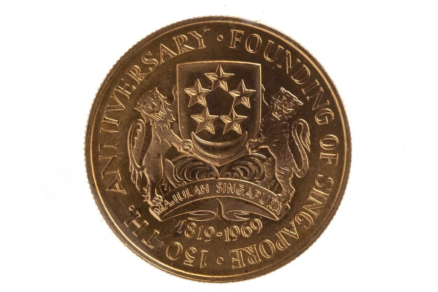 Lot 628 - A GOLD SINGAPORE DOLLAR COIN, 1819-1969