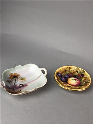 Lot 371 - A MODERN MOORCROFT PIN DISH AND A COLLECTION OF OTHER CERAMICS