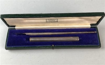 Lot 376 - A HARRODS CASED FOUNTAIN PEN AND SILVER PENCIL AND OTHER COLLECTABLES