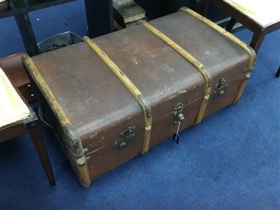 Lot 361 - A 20TH CENTURY TRAVEL TRUNK