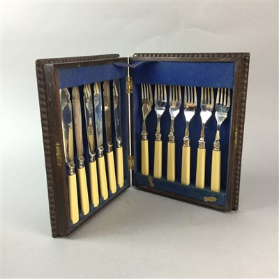 Lot 343 - CASED SET OF SILVER PLATED KNIVES AND FORKS AND LOOSE EXAMPLES
