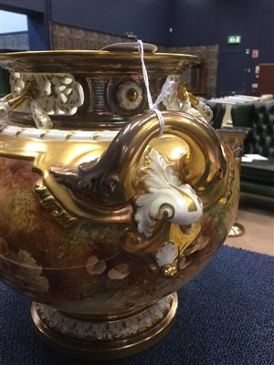 Lot 1150 - A ROYAL WORCESTER 'BOW' VASE BY CHRISTOPHER HUGHES