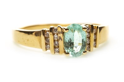 Lot 66 - A BLUE GEM AND DIAMOND RING