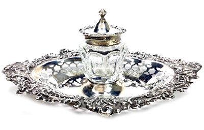 Lot 844 - A VICTORIAN SILVER AND GLASS INKWELL