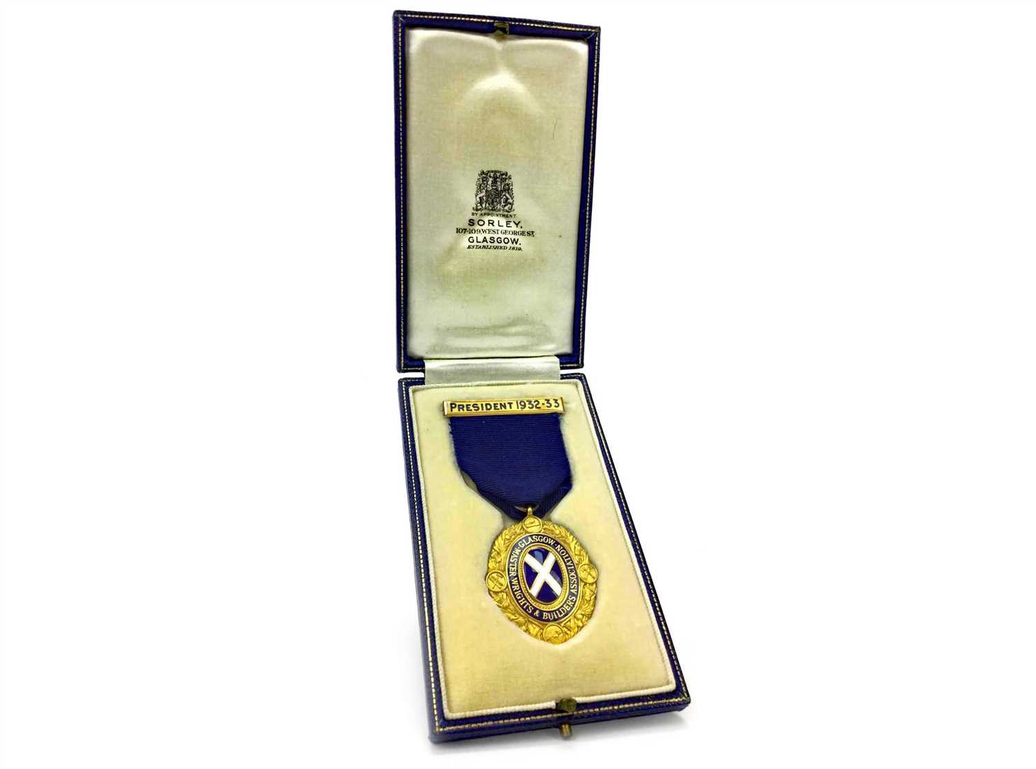 Lot 841 - A GOLD MASTER WRIGHTS & BUILDERS ASSOCIATION GLASGOW MEDAL