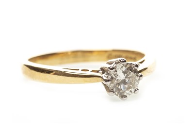 Lot 150 - A DIAMOND SOLITAIRE RING