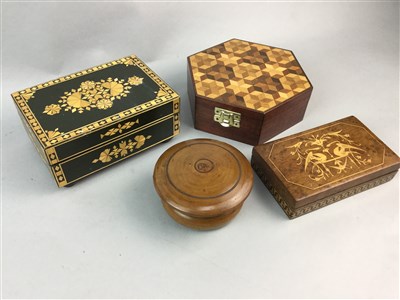Lot 31 - A LOT OF ELEVEN SMALL WOOD BOXES