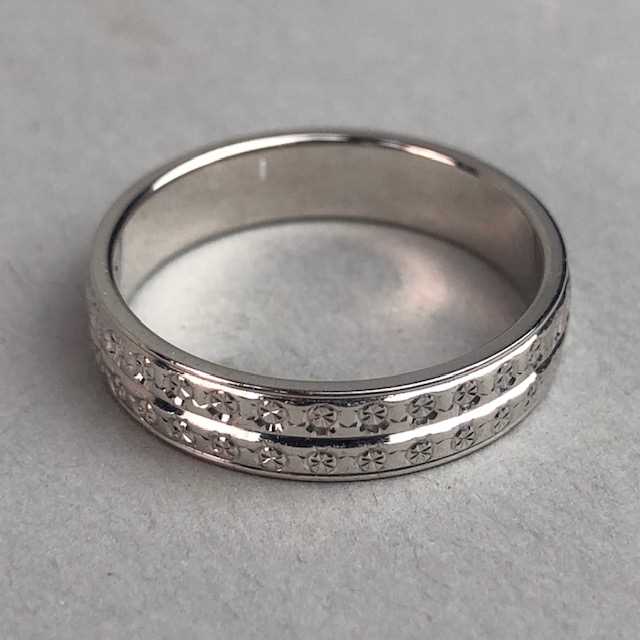Lot 330 - ETCHED  BAND