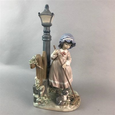 Lot 62 - A LLADRO GROUP OF A GIRL BY A LAMP POST