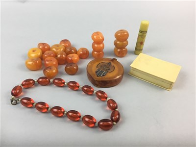 Lot 122 - A GROUP OF BAKELITE BEAD NECKLACES