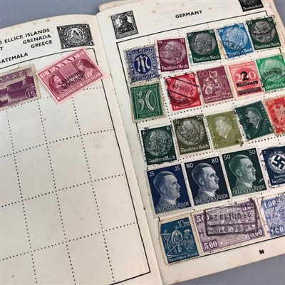 Lot 127 - A GROUP OF FIRST DAY COVERS AND LOOSE STAMPS