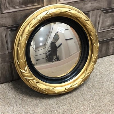 Lot 231 - A GILT FRAMED CIRCULAR MIRROR