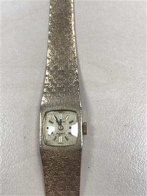 Lot 799 - A LADY'S ACCURIST 1970s GOLD WRIST WATCH