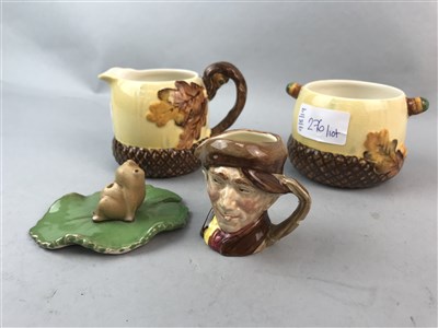 Lot 163 - A COLLECTION OF CERAMICS