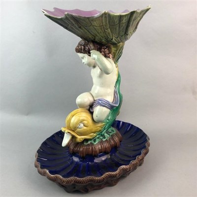 Lot 244 - A 20TH CENTURY MAJOLICA COMPORT