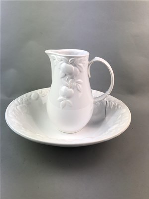 Lot 158 - A DARTMOUTH EWER AND BOWL WITH A PART TEA SERVICE