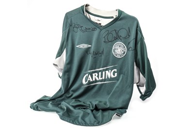 Lot 1810 - A CELTIC FOOTBALL CLUB JERSEY SIGNED BY BERTIE AULD, BILLY MCNEILL & TOMMY GEMMELL
