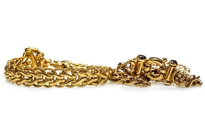 Lot 110 - CURB LINK NECKLACE