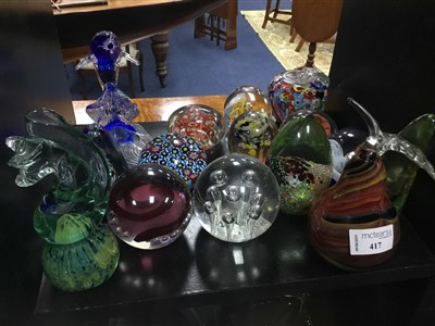 Lot 417 - A COLLECTION OF PAPERWEIGHTS