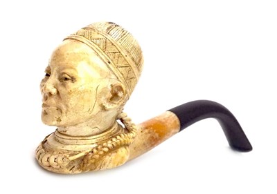 Lot 1060 - A MEERSCHAUM PIPE MODELLED AS A CHINESE MALE BUST