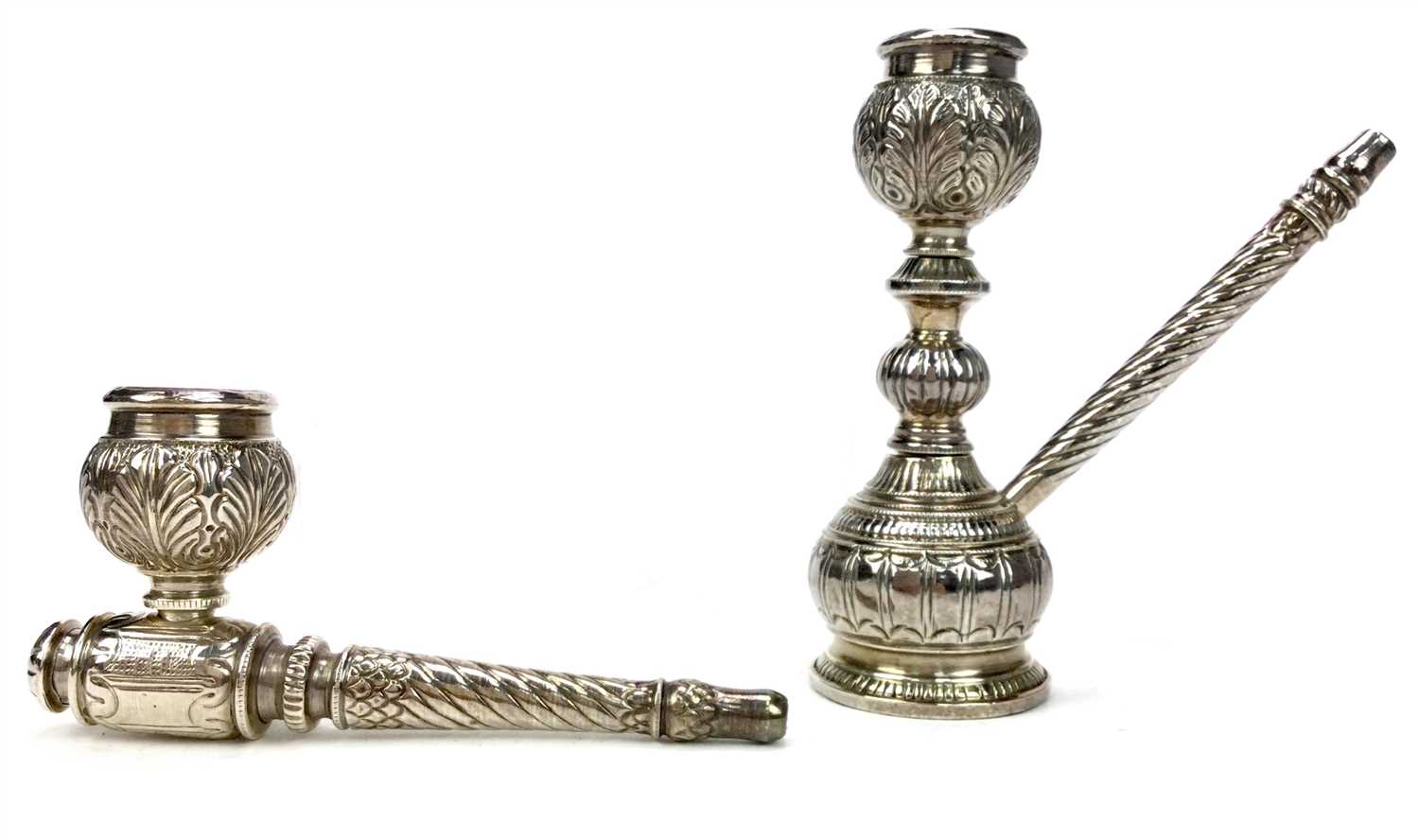 Lot 1062 - A LOT OF THREE PIPES