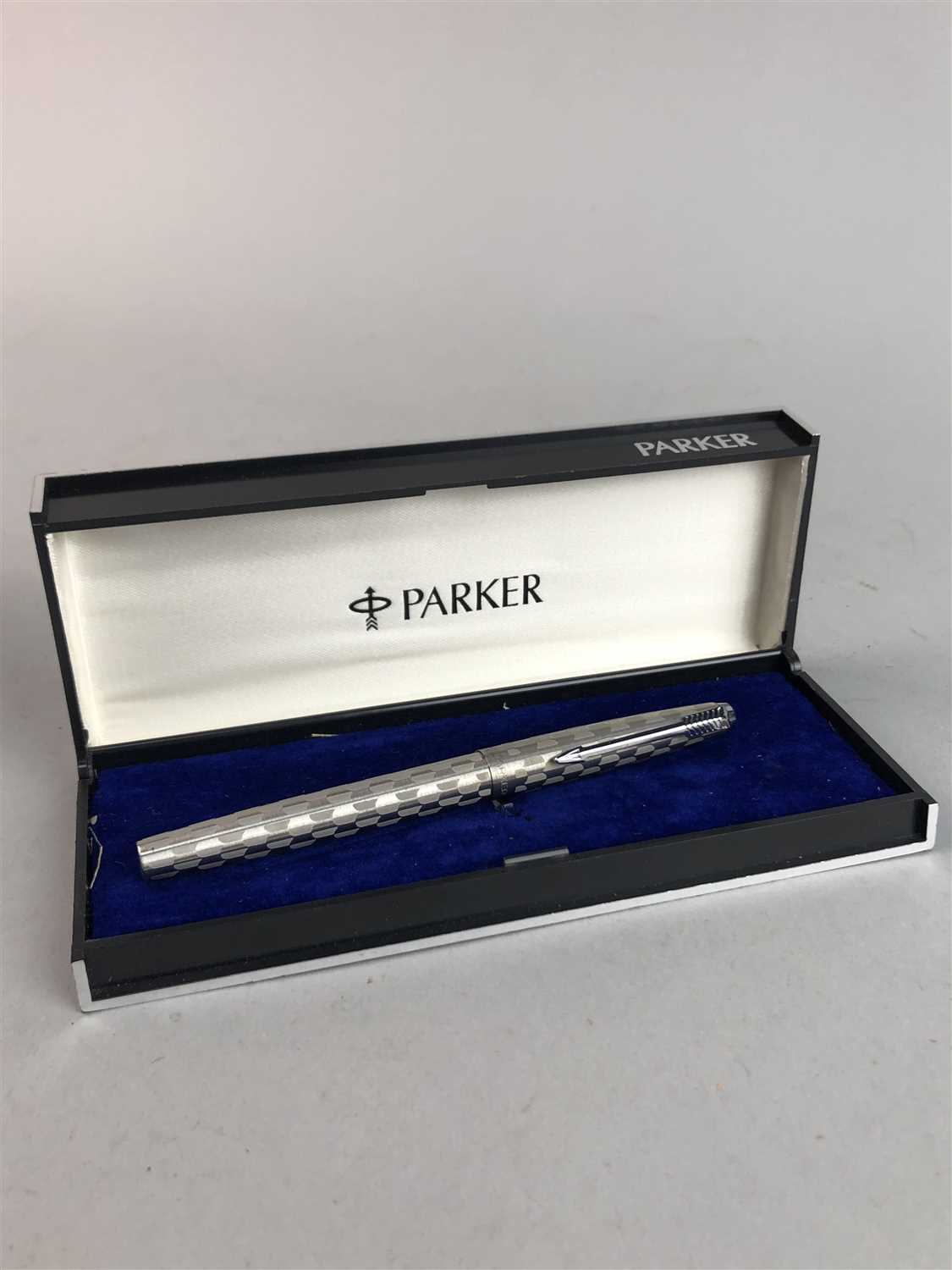 Lot 19 - A COLLECTION OF PARKER AND OTHER PENS