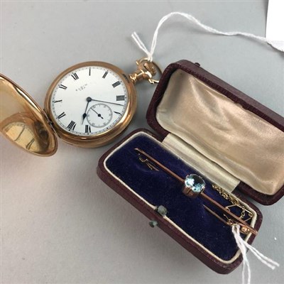 Lot 6 - A POCKET WATCH AND A BAR BROOCH