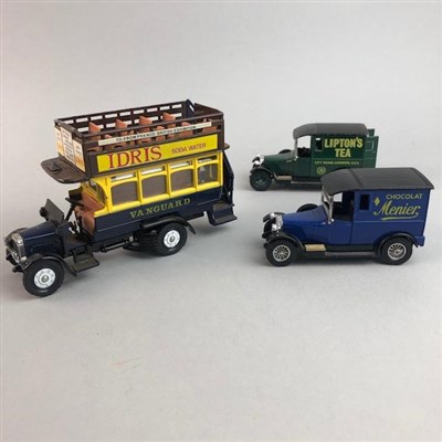 Lot 100 - A COLLECTION OF LLEDO, MATCHBOX AND OTHER MODEL VEHICLES