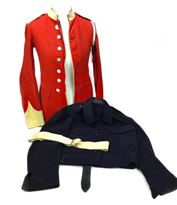 Lot 909 - A GUARDSMAN'S RED TUNIC