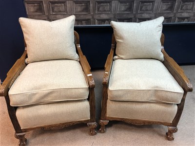 Lot 225 - A 20TH CENTURY THREE PIECE BERGERE SUITE