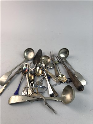 Lot 154 - A COLLECTION OF SILVER AND PLATED WARE