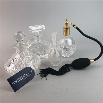 Lot 151 - A COLLECTION OF GLASS PERFUME BOTTLES