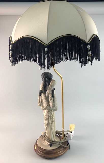 Lot 327 - A 20TH CENTURY RESIN TABLE LAMP