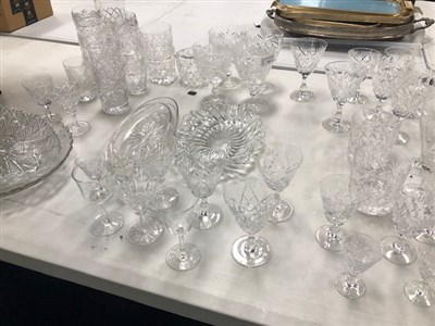 Lot 380 - A LOT OF CRYSTAL AND GLASS DRINKING GLASSES