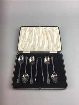 Lot 374 - A CASED SET OF SILVER PLATED SPOONS AND OTHER SILVER PLATED FLATWARE