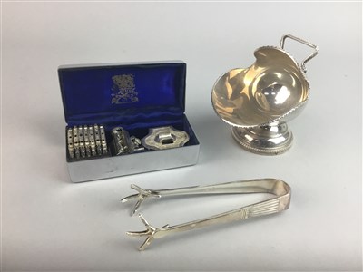 Lot 369 - A SILVER PLATED SERVING TRAY, VINTAGE RAZOR AND OTHER SILVER PLATED ITEMS