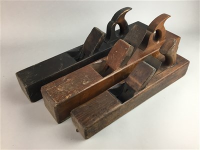 Lot 393 - A COLLECTION OF VINTAGE WOOD PLANES