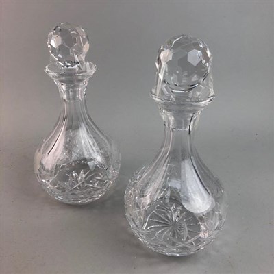 Lot 252 - A COLLECTION OF SWEDISH AND OTHER GLASSWARE