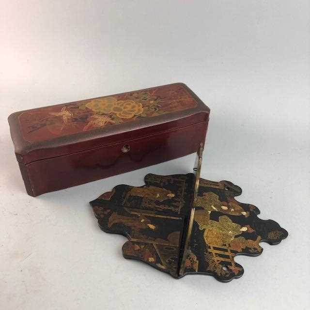 Lot 274 - AN EARLY 20TH CENTURY JAPANESE LACQUERED BOX AND SHELF