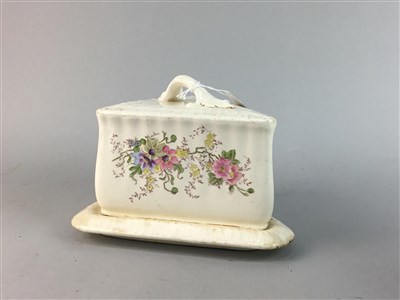 Lot 65 - A MAUCHLINE BOX, PICTURES AND CERAMICS