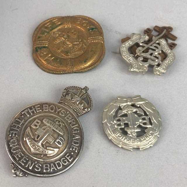 Lot 42 - A GROUP OF MILITARY AND OTHER BADGES
